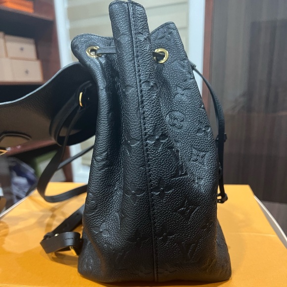 Louis Vuitton Backpack Montsouris - Picture 6 of 13